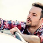 Kako z vozila odstraniti smolo?